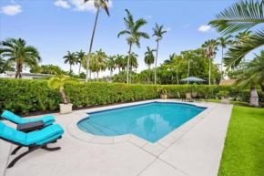 Luxury House in Hollywood Beach with Pool, Parking, and Huge Garden